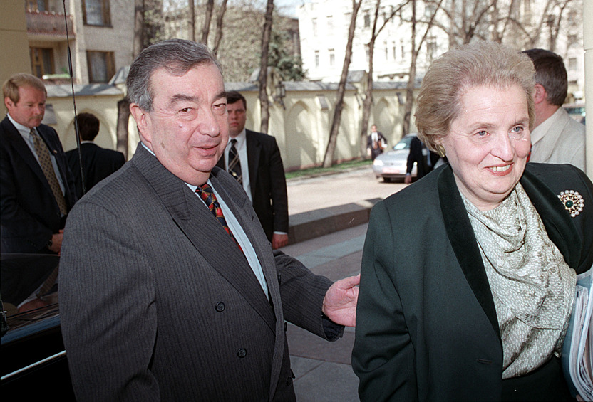 Министр иностранных дел РФ Евгений Примаков и госсекретарь США Мадлен Олбрайт, 1997