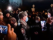 «Атака на мнение»: кто финансирует акции антиваксеров в России