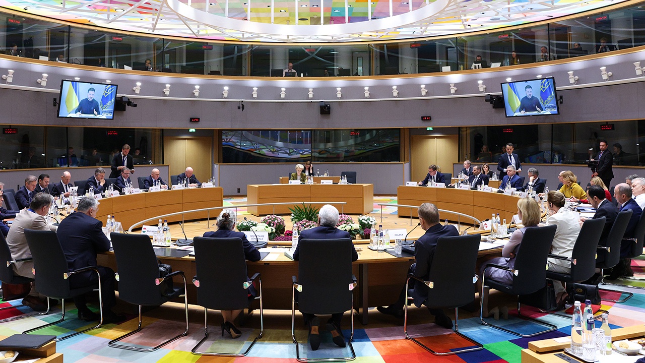 Абсолютный раскол: почему лидеры ЕС отказываются от финансовой поддержки Киева