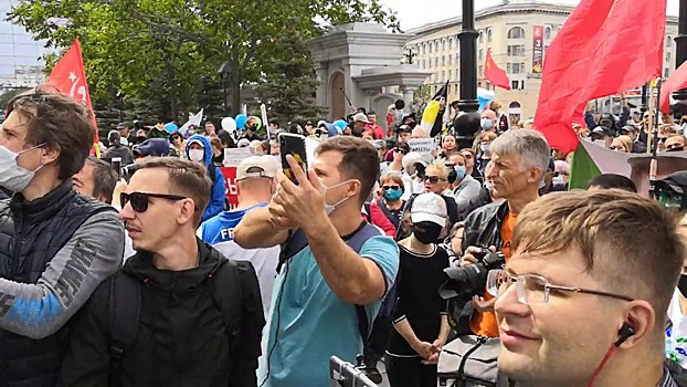 Хабаровск отпраздновал юбилей — 50 дней протеста. «Путину удалось поднять с колен только Хабаровск»