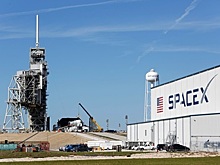 SpaceX отложила первый полет на Марс