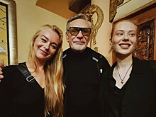 Внебрачная дочь Михайлова показала внучку актёра