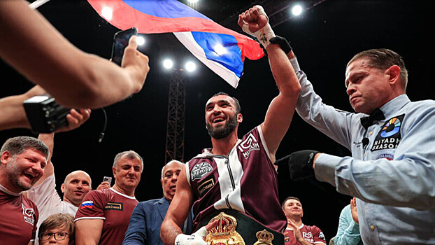 Российский боксер Муслим Гаджимагомедов 31 января в Москве проведет бой с Табисо Мчуну