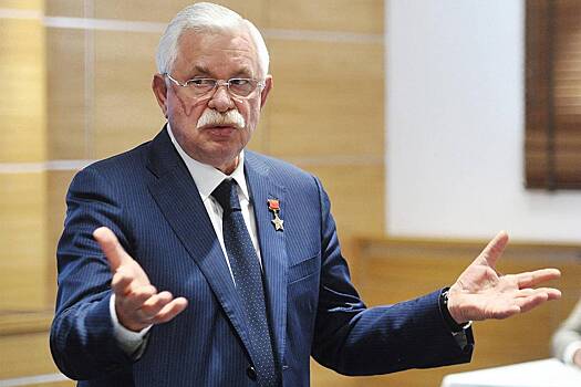 Бывший вице-президент России предложил выставить на торги унитаз Ельцина