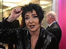 Лолите потребовалась помощь врачей из-за пристрастия к пагубной привычке