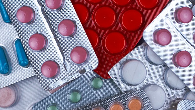 Врач рассказал, как витамины и БАДы превращаются в яд для организма