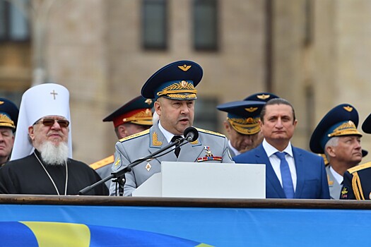 Военкор Котенок призвал вернуть генерала Суровикина в зону СВО