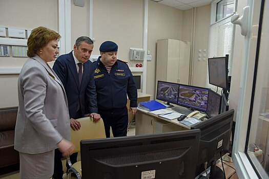 Систему охраны школы №62 Курска высоко оценил замдиректора Росгвардии