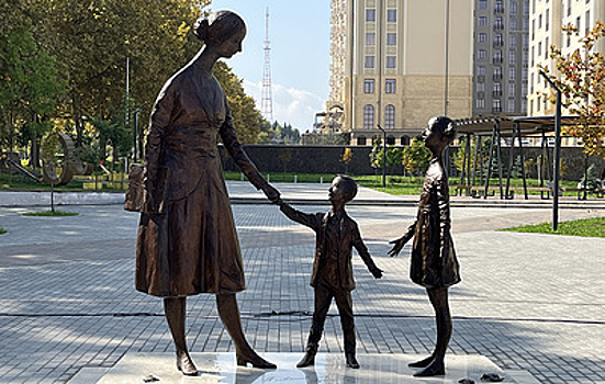 В Кабардино-Балкарии открыли памятник учителю