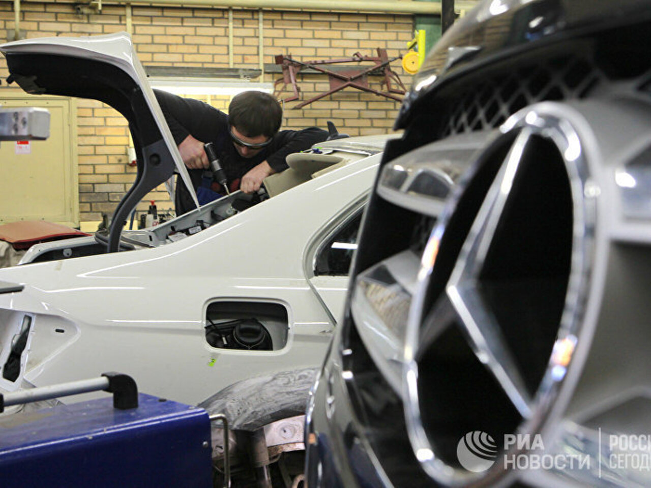 Поврежденные автомобили привозят в Финляндию из России для того, чтобы их  разбили в аварии - Рамблер/авто