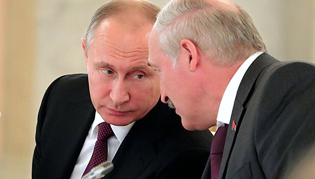 Лукашенко поздравил Путина с Днем России
