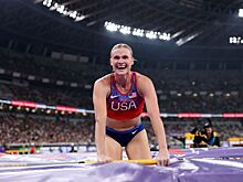 Американка Мун стала трехкратной чемпионкой мира по прыжкам с шестом