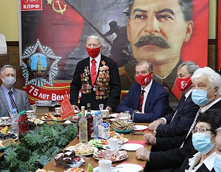 «Глоток свежего воздуха»: торжественный ужин в масках иркутских ветеранов