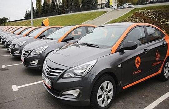 Каршеринг и такси захватывают парковки во дворах – как с этим бороться?