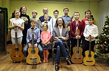 Один из самых титулованных гитаристов мира выступил перед детьми в Черемушках