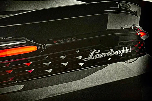 Появилась первая фотография обновленного Lamborghini Urus