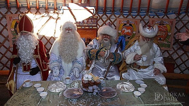 «Победа» запустила акцию бесплатных перелетов в костюмах Деда Мороза и Снегурочки
