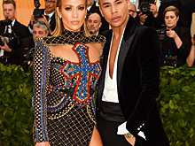 Вспоминаем лучшие выходы звёзд в образах от Оливье Рустена для Balmain