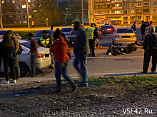 "Осколки на несколько метров": авария с мотоциклом произошла вечером в Кемерове