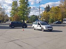 Четверо пострадали в столкновении двух легковушек в Калуге