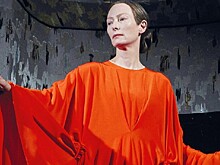 Свежий постер хоррора "Суспирия" с Тильдой Суинтон