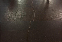 Станция метро в Киеве треснула пополам