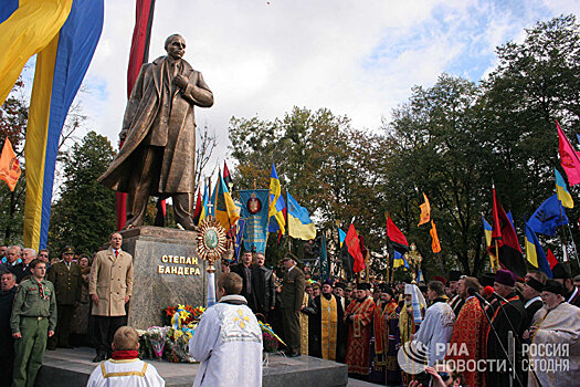 Nowa Europa Wschodnia (Польша): Бандера на западе против Жукова на востоке