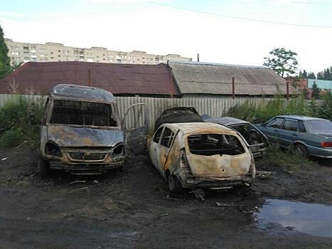 Ночью в Заводском районе сгорели три автомобиля