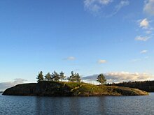 В Карелии на Ладоге спасли туристов, которые подали сигнал SOS из-за сильной волны