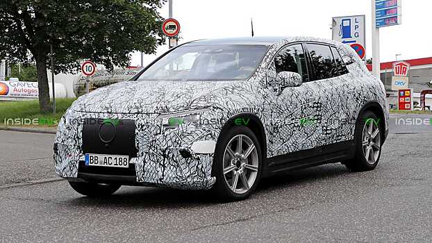 Mercedes-Benz EQS SUV сбрасывает много камуфляжа