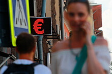 Экономист Гинько назвал рост курса евро до 83 рублей "последним всплеском спроса"