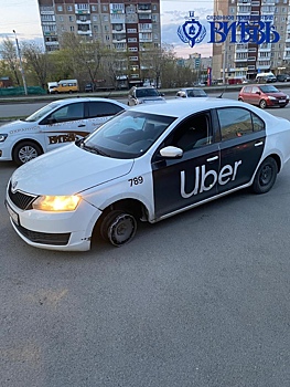 Водитель такси Uber устроил «фаер-шоу» во дворах Челябинска