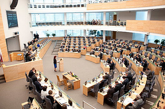 Правящая коалиция восстановила большинство в парламенте Литвы