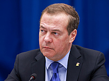 Медведев посетил Центральную школу по подготовке кадров Трудовой партии Кореи