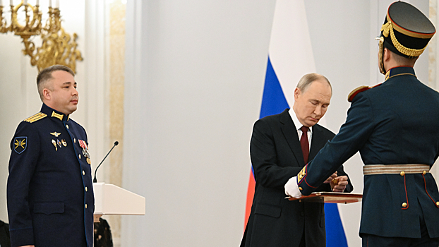 Путин вручил медали «Золотая Звезда» Героям России