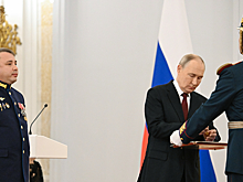 Путин вручил медали «Золотая Звезда» Героям России