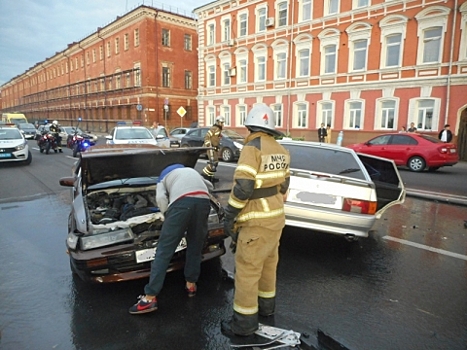 Три человека пострадали в ДТП на Нижневолжской набережной