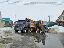 Вывоз складированного снега из хантымансийских дворов завершится к середине апреля