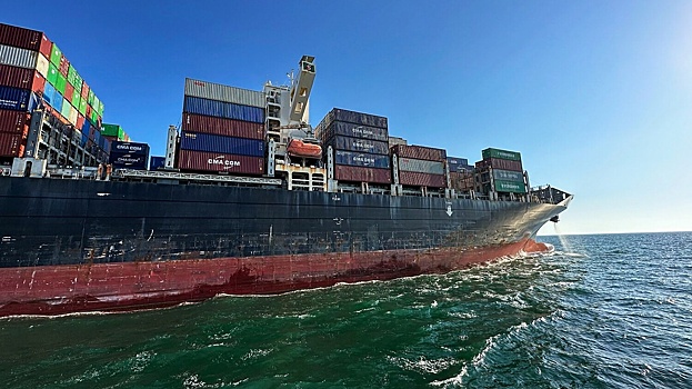 Власти Одессы заявили об атаке беспилотников по двум морским судам