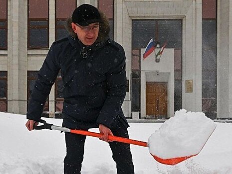 Жителям Калужской области предложили самостоятельно разгребать сугробы