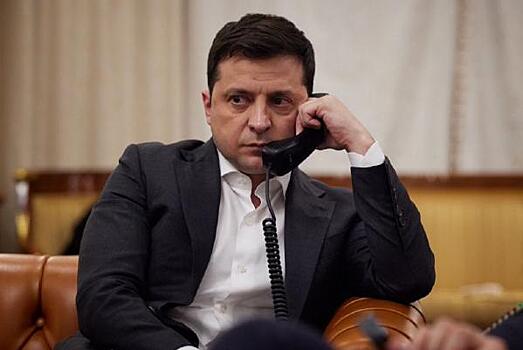 Зеленский созвал экстренное совещание с силовиками после удара возмездия по Украине