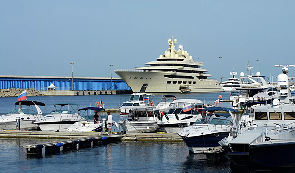 В Гамбурге задержали яхту российского миллиардера