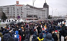 Во второй серии протестов в Казани поучаствовали Максим Шевченко, Дамир Фаттахов и полицейские дубинки