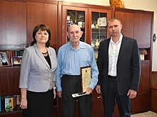 Андрей Шиганков и Елена Егорова поздравили Виктора Городнова с 98-летием