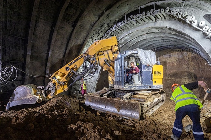 В Приморье строители соединили железнодорожный тоннель на Транссибе