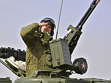 Исполняющий обязанности командующего войсками ВВО генерал-лейтенант Александр Чайко проверил готовность механизированной колонны к параду в Хабаровске