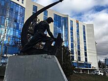 В Курске благоустраивают сквер «Спутник»