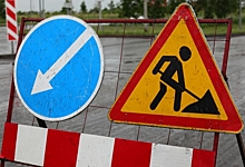 В Омске дорогу на бульваре Архитекторов закроют на 9 месяцев: схемы перекрытия и измененных маршрутов ...