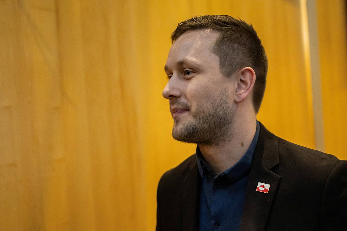 В Гренландии раскритиковали раздачу сладких подарков спецпосланником США