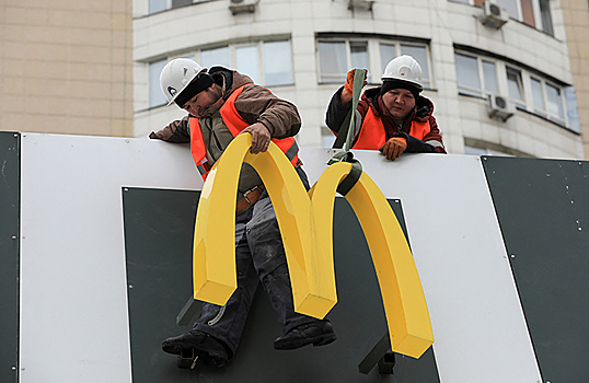 Минсельхоз Казахстана подтвердил, что McDonaldʼs закрылся из-за проблем с поставками из России